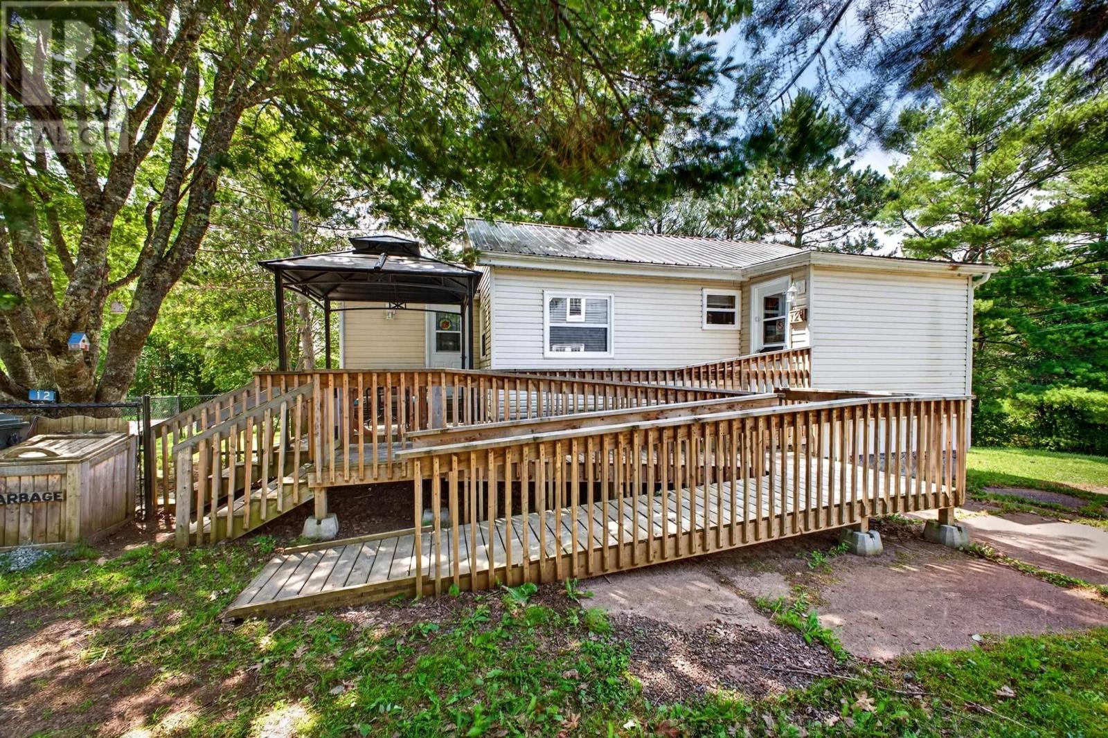12 Highland Avenue, Brookfield, Nova Scotia  B0N 1C0 - Photo 3 - 202618573