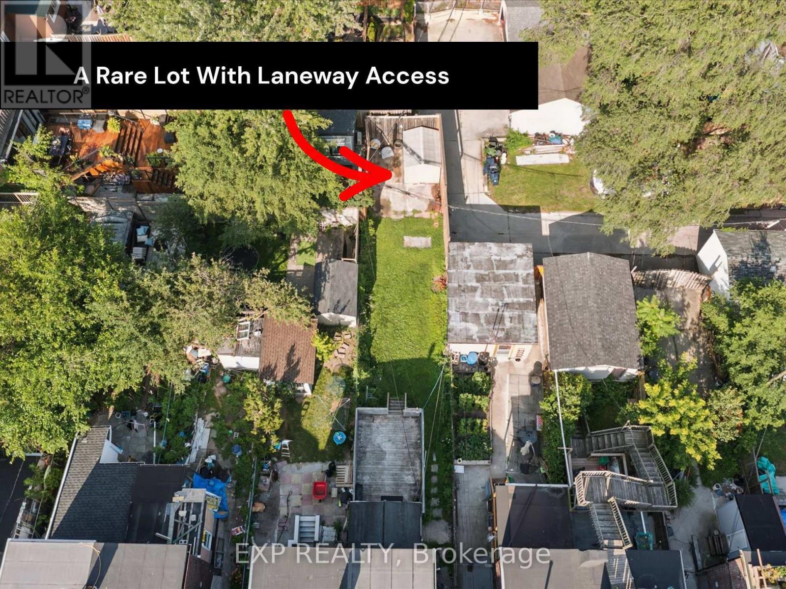511 Carlaw Avenue, Toronto, Ontario  M4K 3J3 - Photo 2 - E13601964