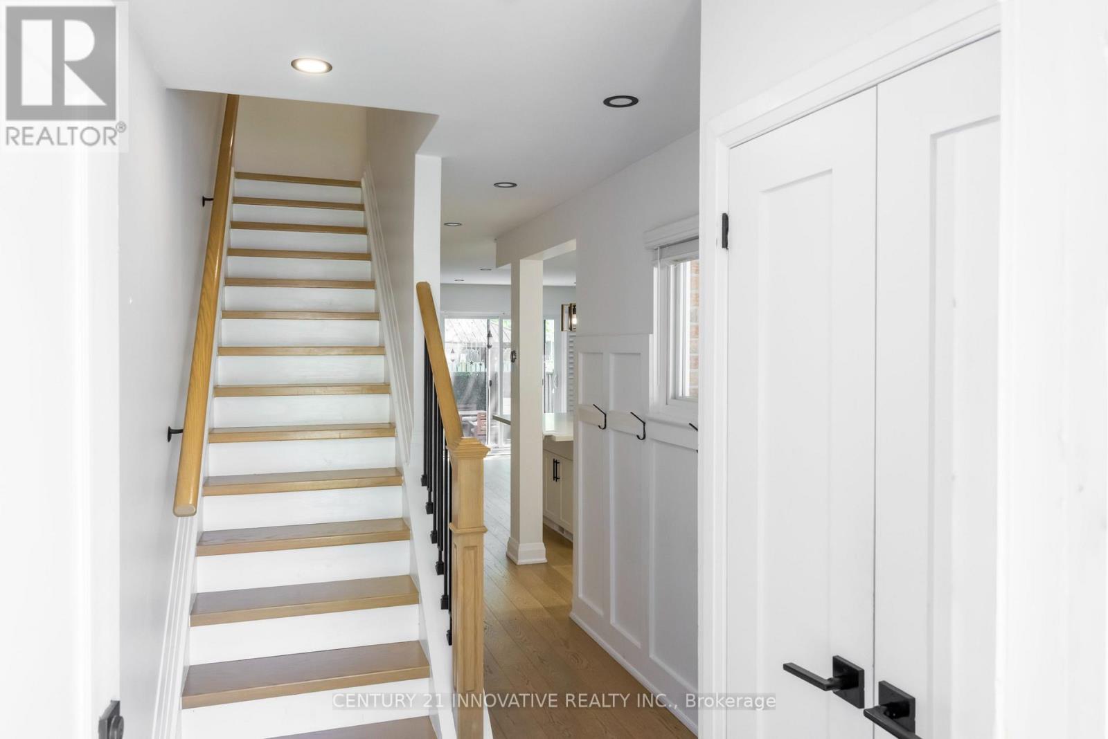19 - 2451 Bridletowne Circle, Toronto, Ontario  M1W 2Y4 - Photo 3 - E13602024