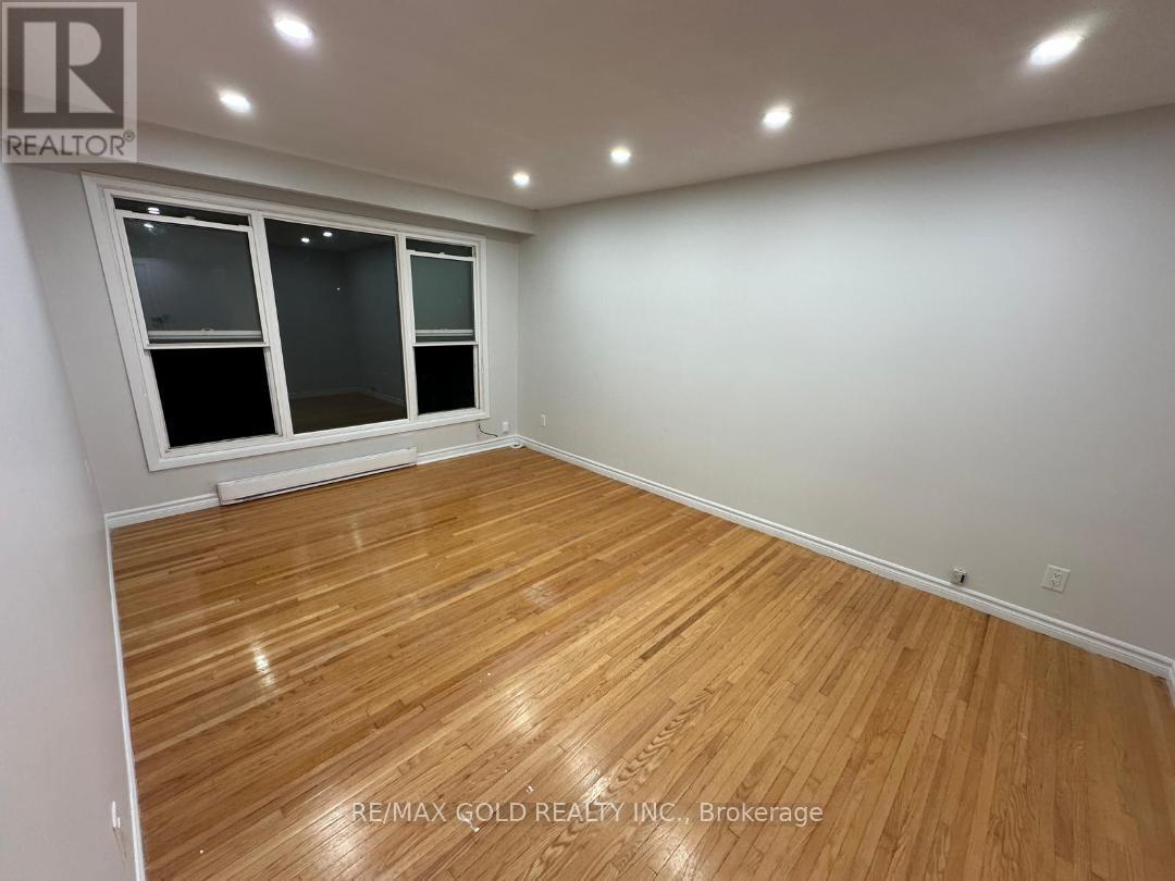 Unit 2 ( Middle ) - 515 Stone Street, Oshawa, Ontario  L1J 1A4 - Photo 12 - E13602032