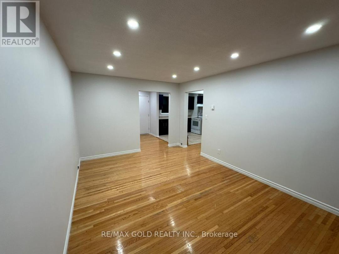 Unit 2 ( Middle ) - 515 Stone Street, Oshawa, Ontario  L1J 1A4 - Photo 13 - E13602032