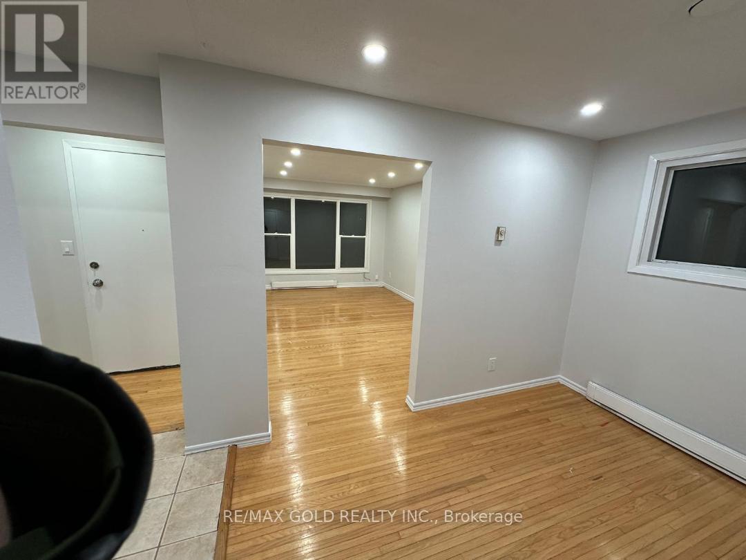Unit 2 ( Middle ) - 515 Stone Street, Oshawa, Ontario  L1J 1A4 - Photo 15 - E13602032