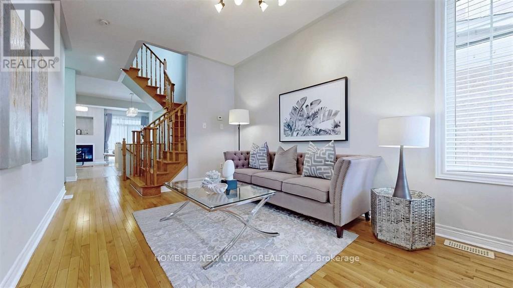 52 Mantle Avenue, Whitchurch-Stouffville, Ontario  L4A 0M5 - Photo 3 - N13601970