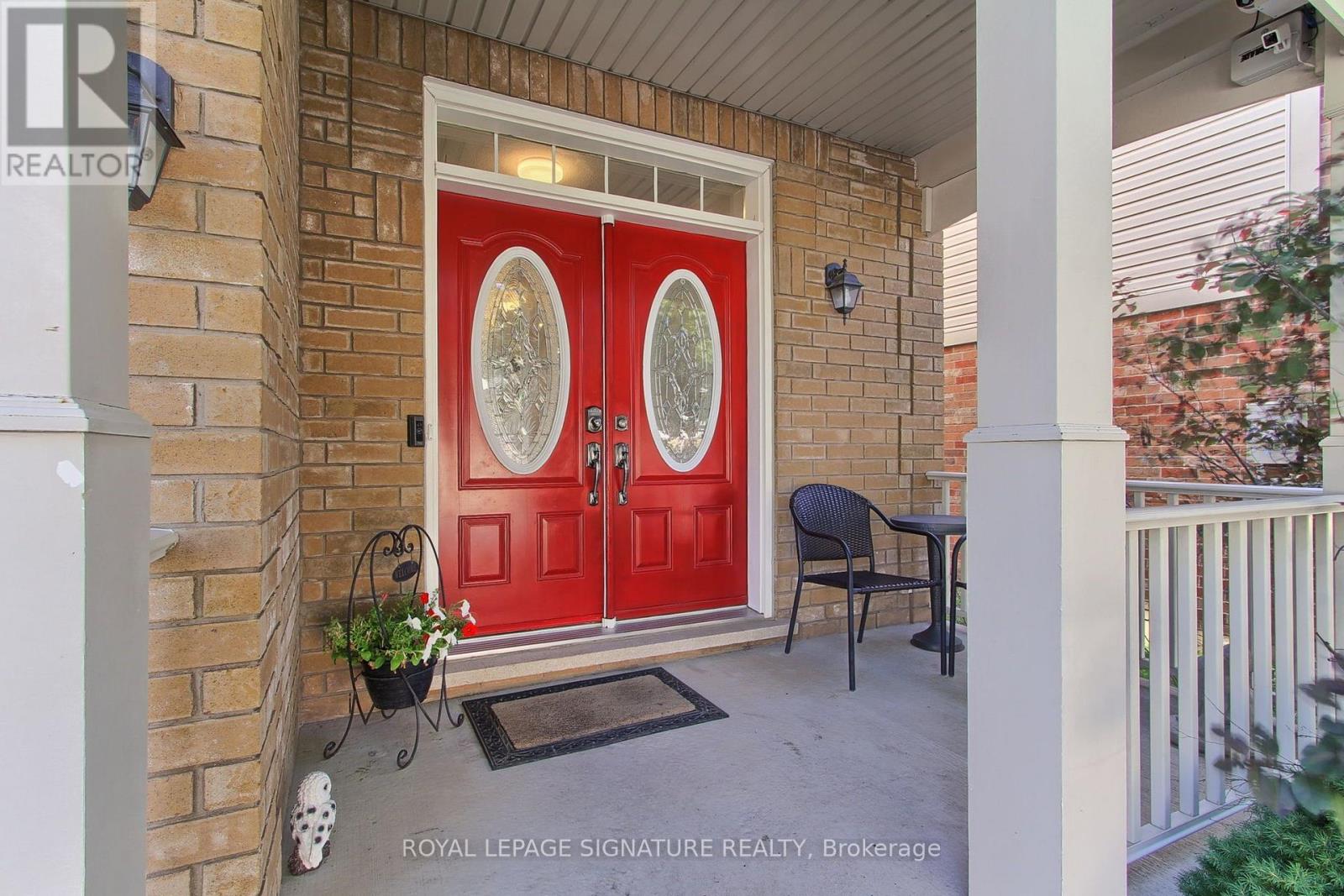45 Mae Brooks Drive, Newmarket, Ontario  L3X 3G8 - Photo 2 - N13602110