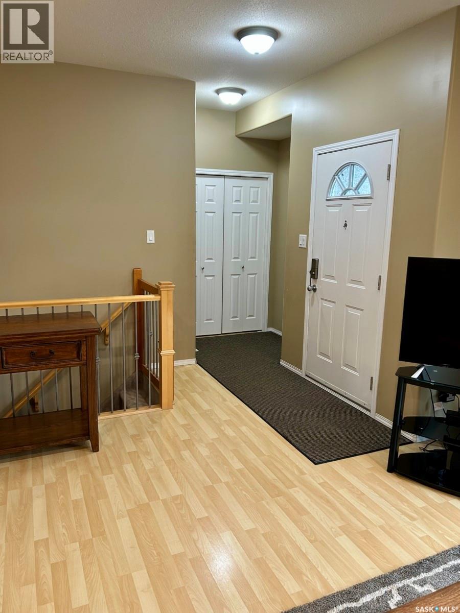 418 Crystal Crescent, Warman, Saskatchewan  S0K 0A1 - Photo 4 - SK043600