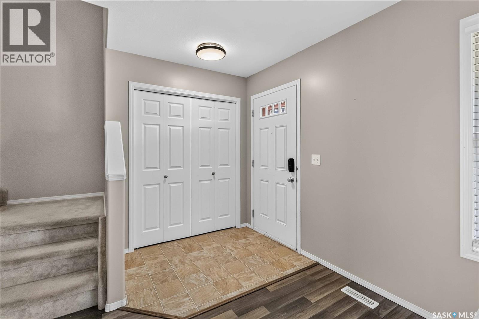 326 Denham Court, Saskatoon, Saskatchewan  S7R 1E5 - Photo 11 - SK043586
