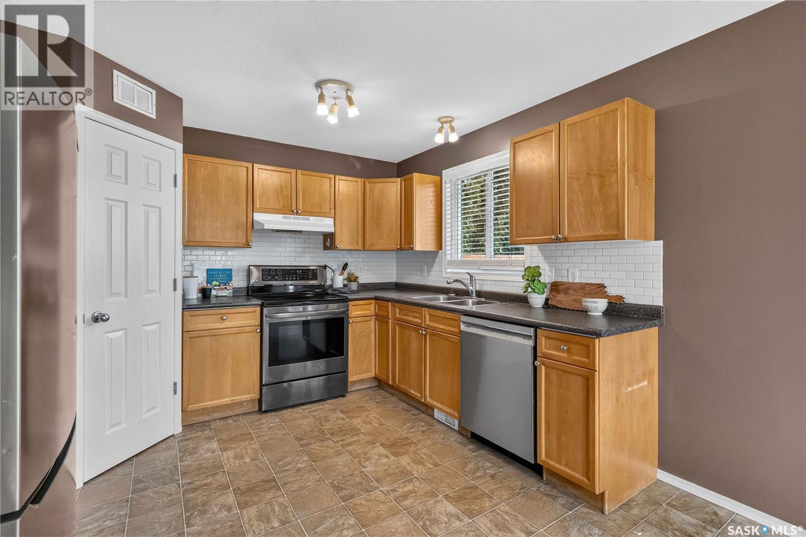 326 Denham Court, Saskatoon, Saskatchewan  S7R 1E5 - Photo 15 - SK043586