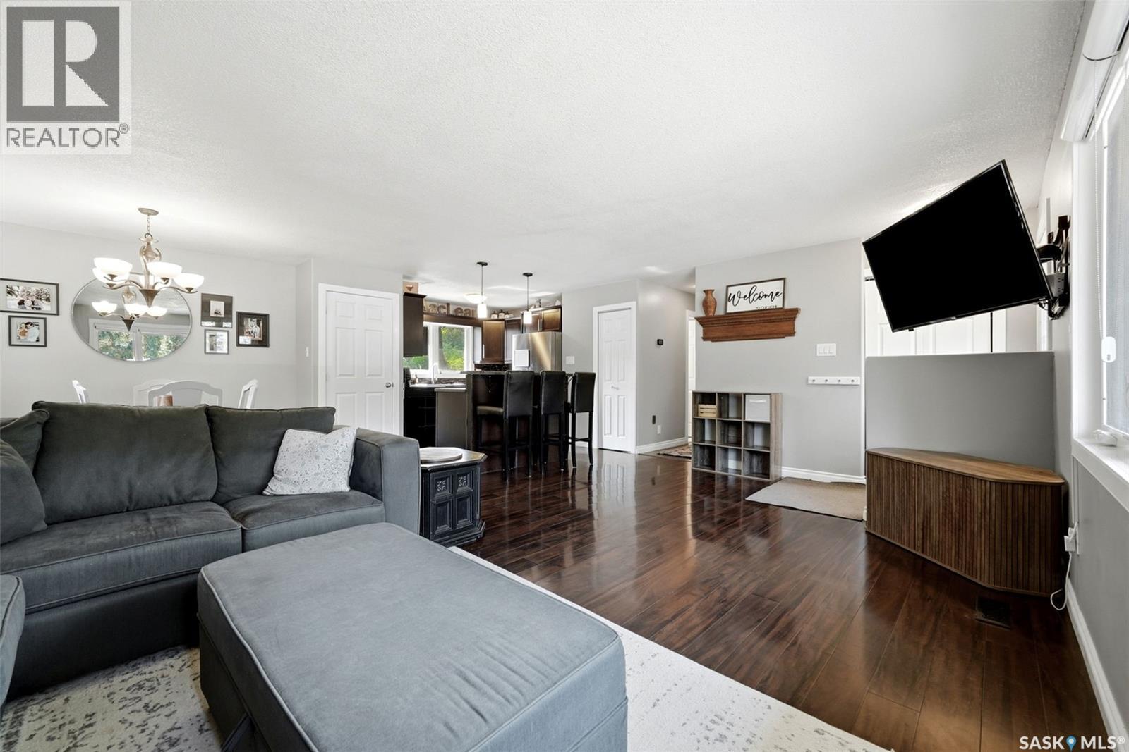 1413 Shannon Road, Regina, Saskatchewan  S4S 5L4 - Photo 6 - SK043509