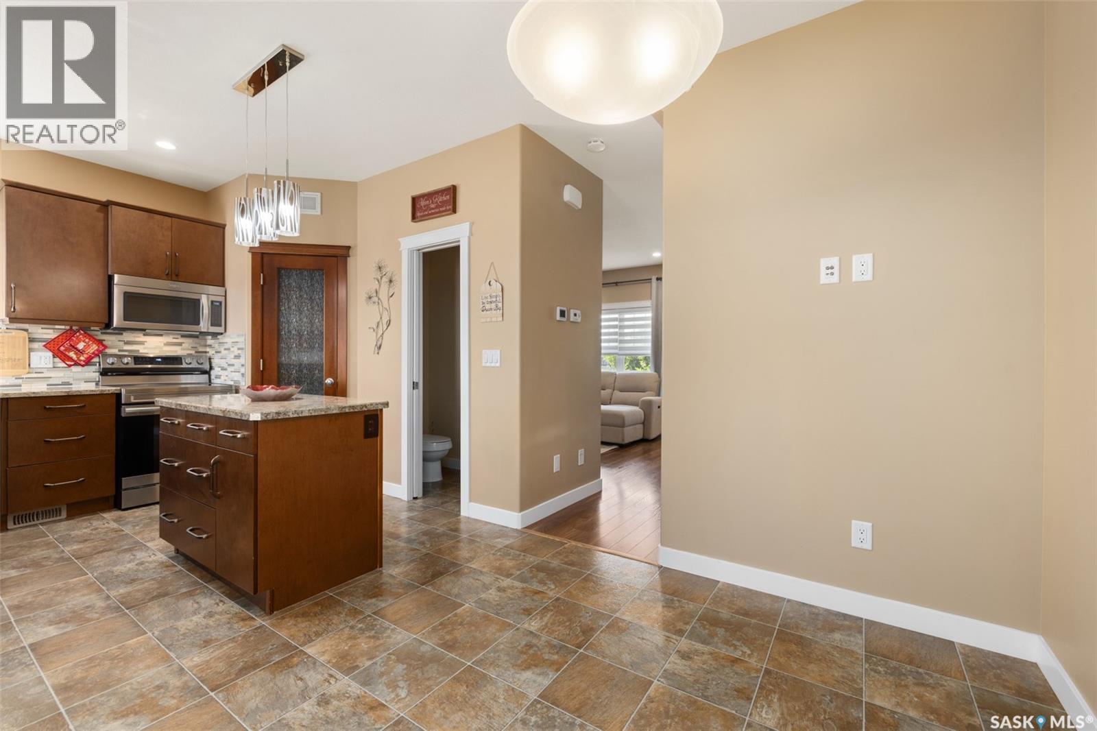 4821 James Hill Road, Regina, Saskatchewan S4W 0C6 - Photo 11 - SK043405