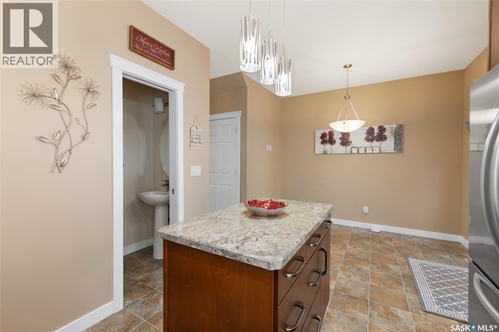 4821 James Hill Road, Regina, Saskatchewan S4W 0C6 - Photo 14 - SK043405
