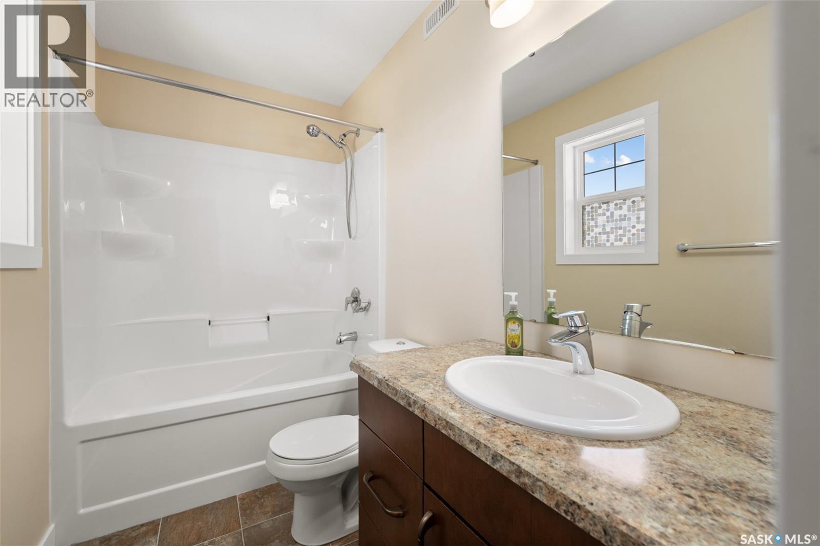 4821 James Hill Road, Regina, Saskatchewan S4W 0C6 - Photo 24 - SK043405