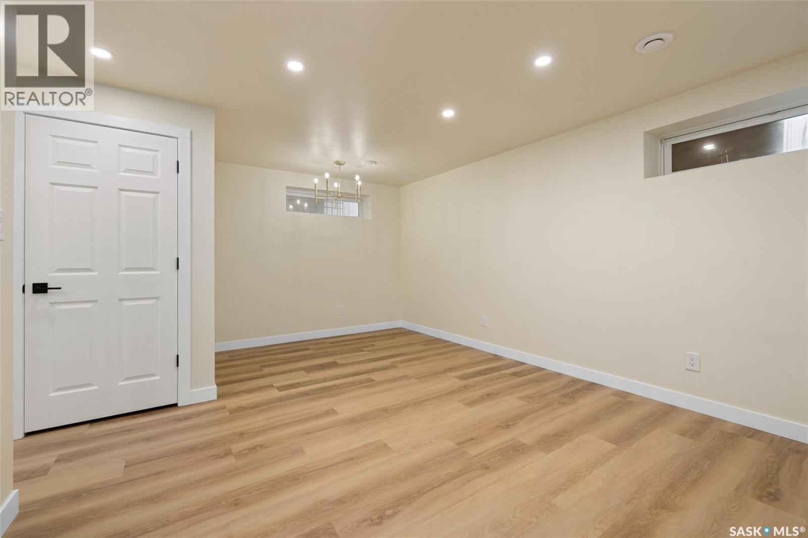 4821 James Hill Road, Regina, Saskatchewan S4W 0C6 - Photo 26 - SK043405