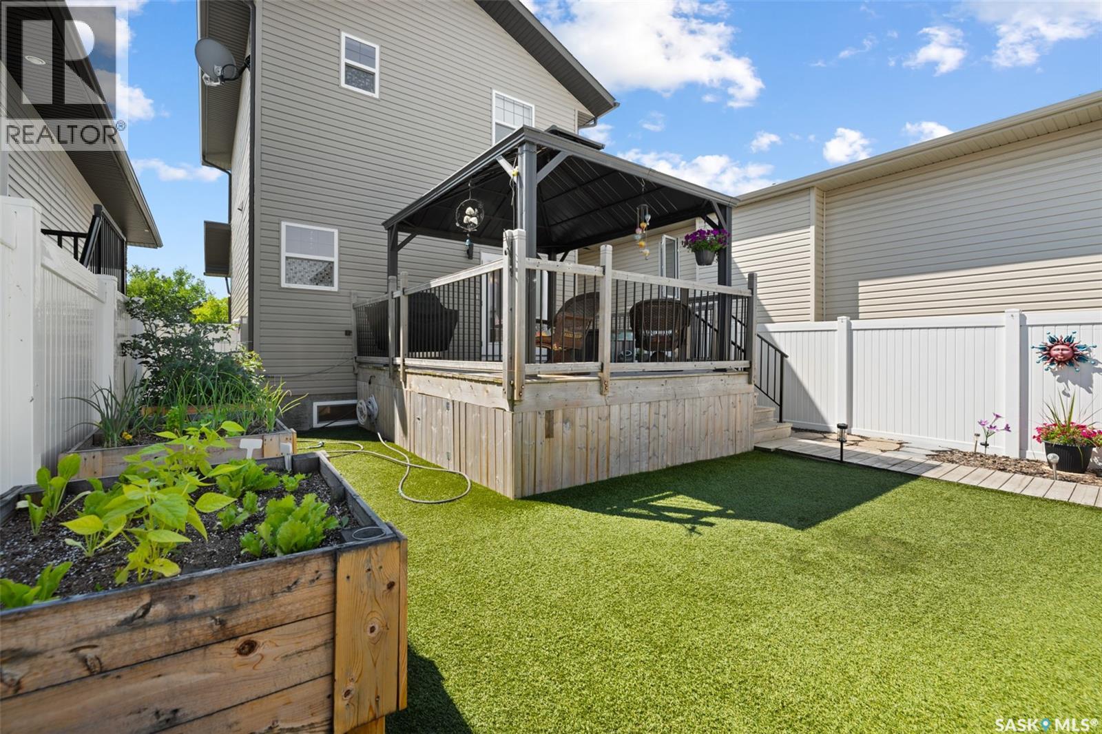 4821 James Hill Road, Regina, Saskatchewan S4W 0C6 - Photo 32 - SK043405