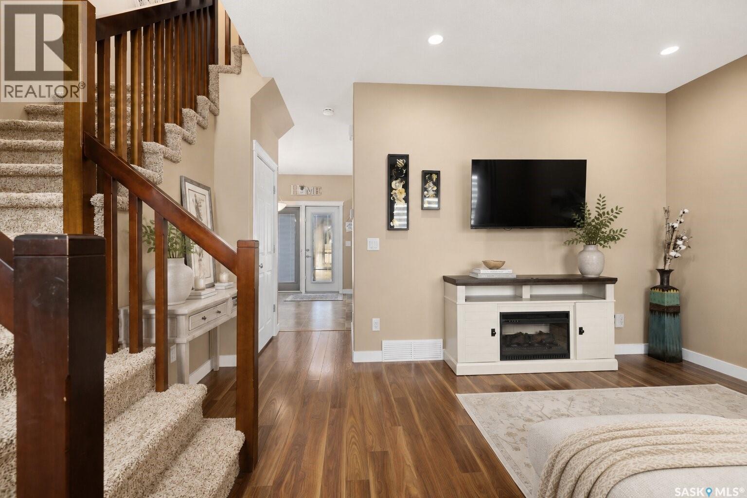 4821 James Hill Road, Regina, Saskatchewan S4W 0C6 - Photo 4 - SK043405