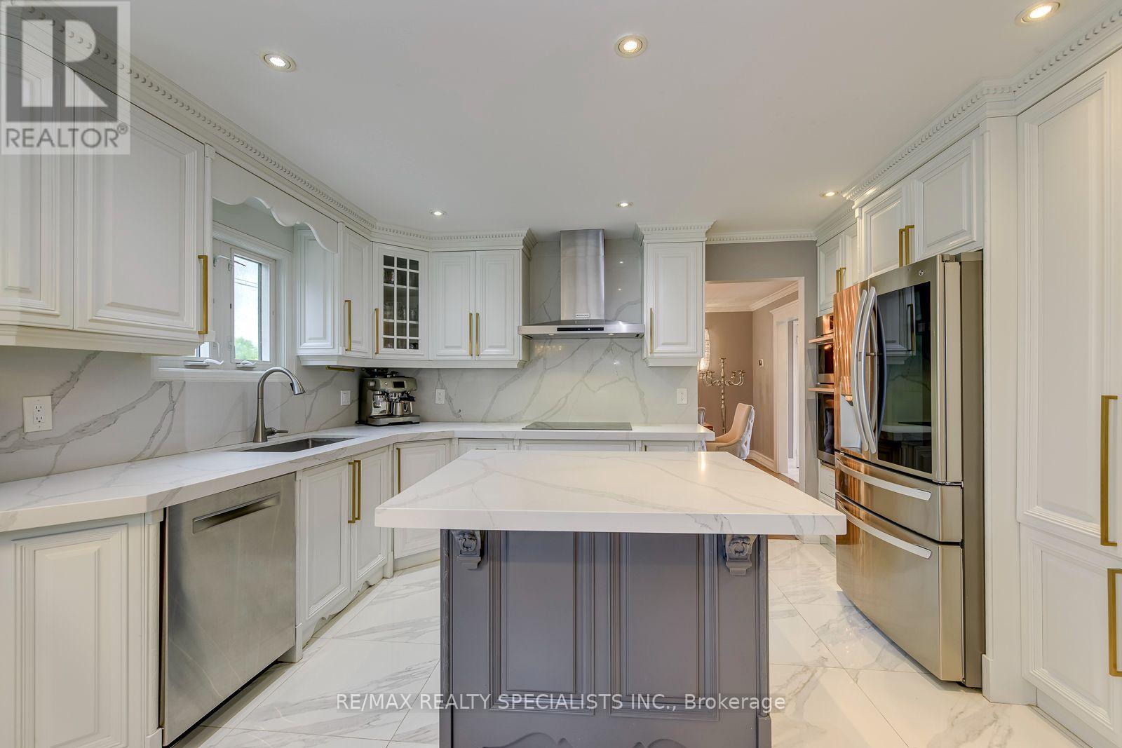 1499 Ravensmoor Crescent, Mississauga, Ontario  L5M 3L3 - Photo 16 - W13601984