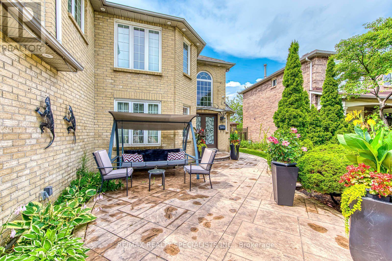 1499 Ravensmoor Crescent, Mississauga, Ontario  L5M 3L3 - Photo 5 - W13601984