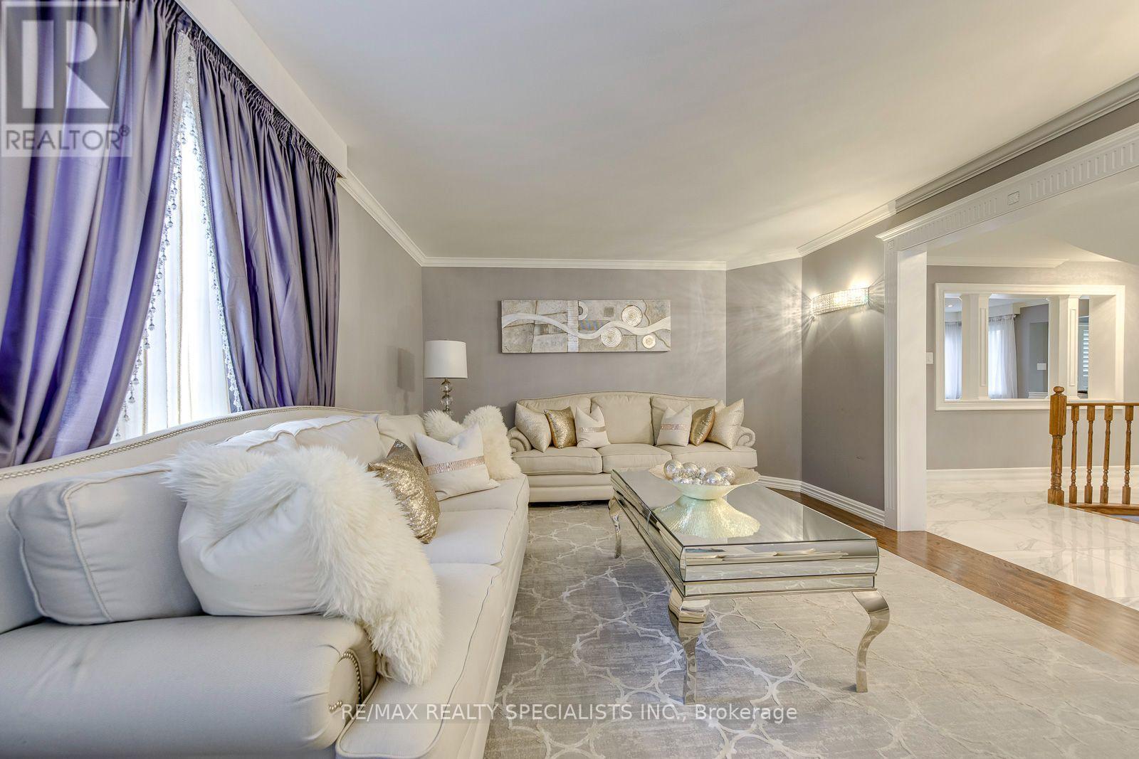 1499 Ravensmoor Crescent, Mississauga, Ontario  L5M 3L3 - Photo 8 - W13601984