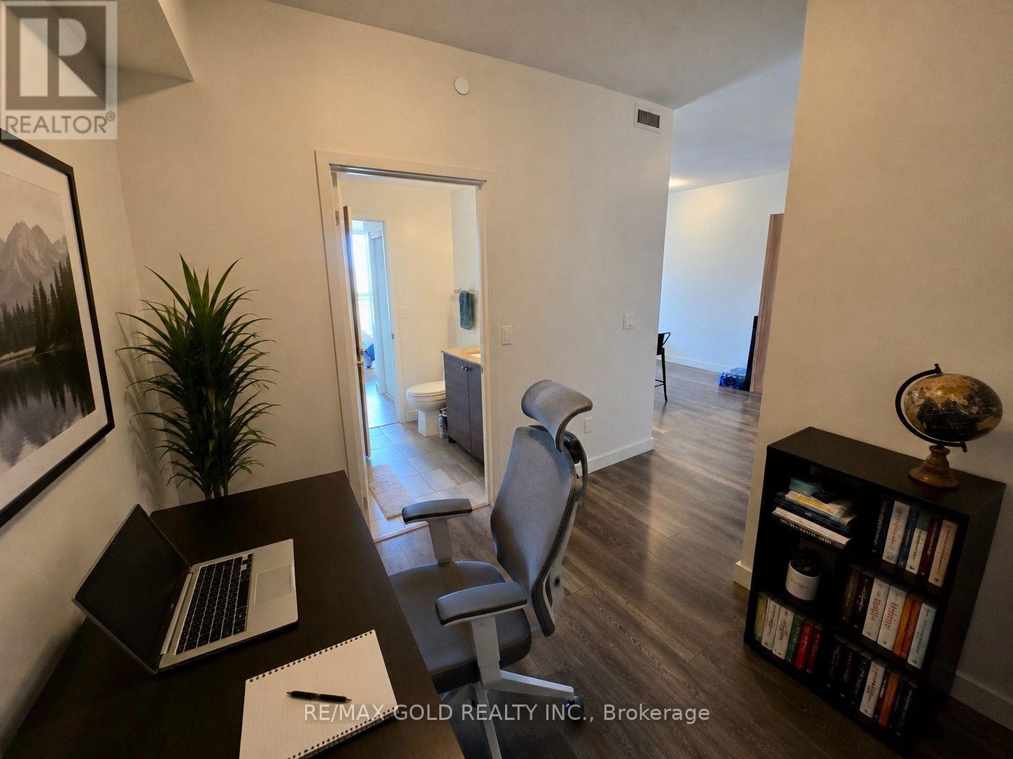 218 - 210 Sabina Drive, Oakville, Ontario  L6H 7C3 - Photo 4 - W13602002