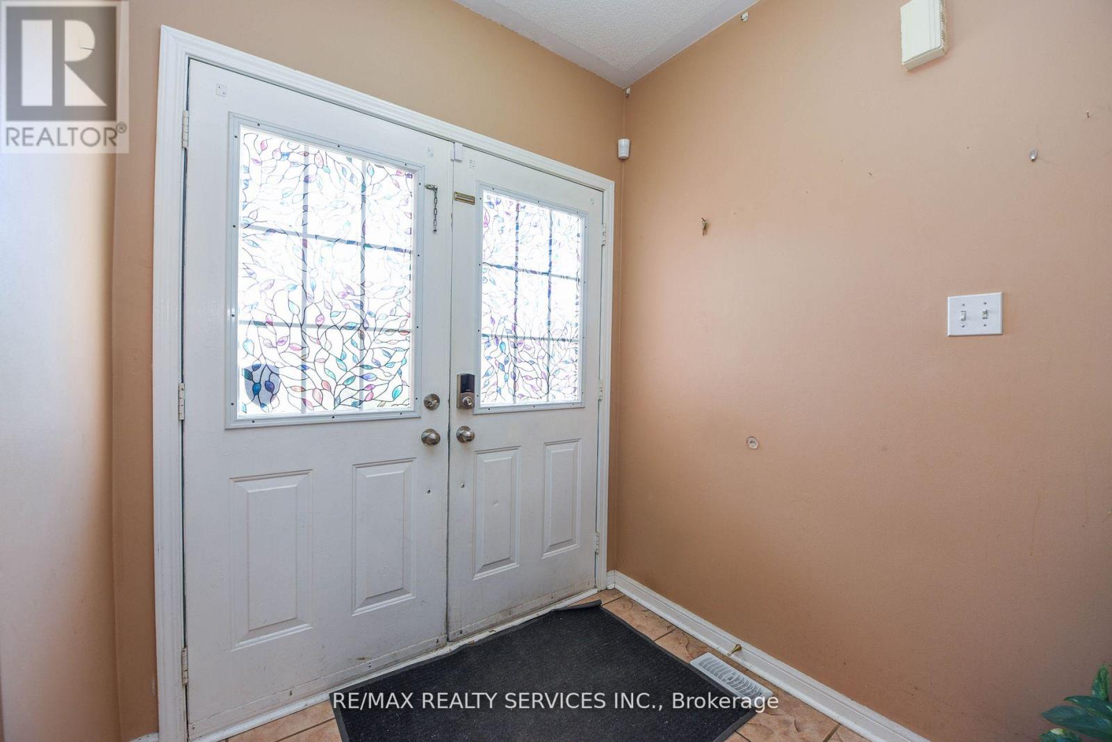 Upper - 172 Native Landing Crescent, Brampton, Ontario  L6X 5A7 - Photo 2 - W13602010
