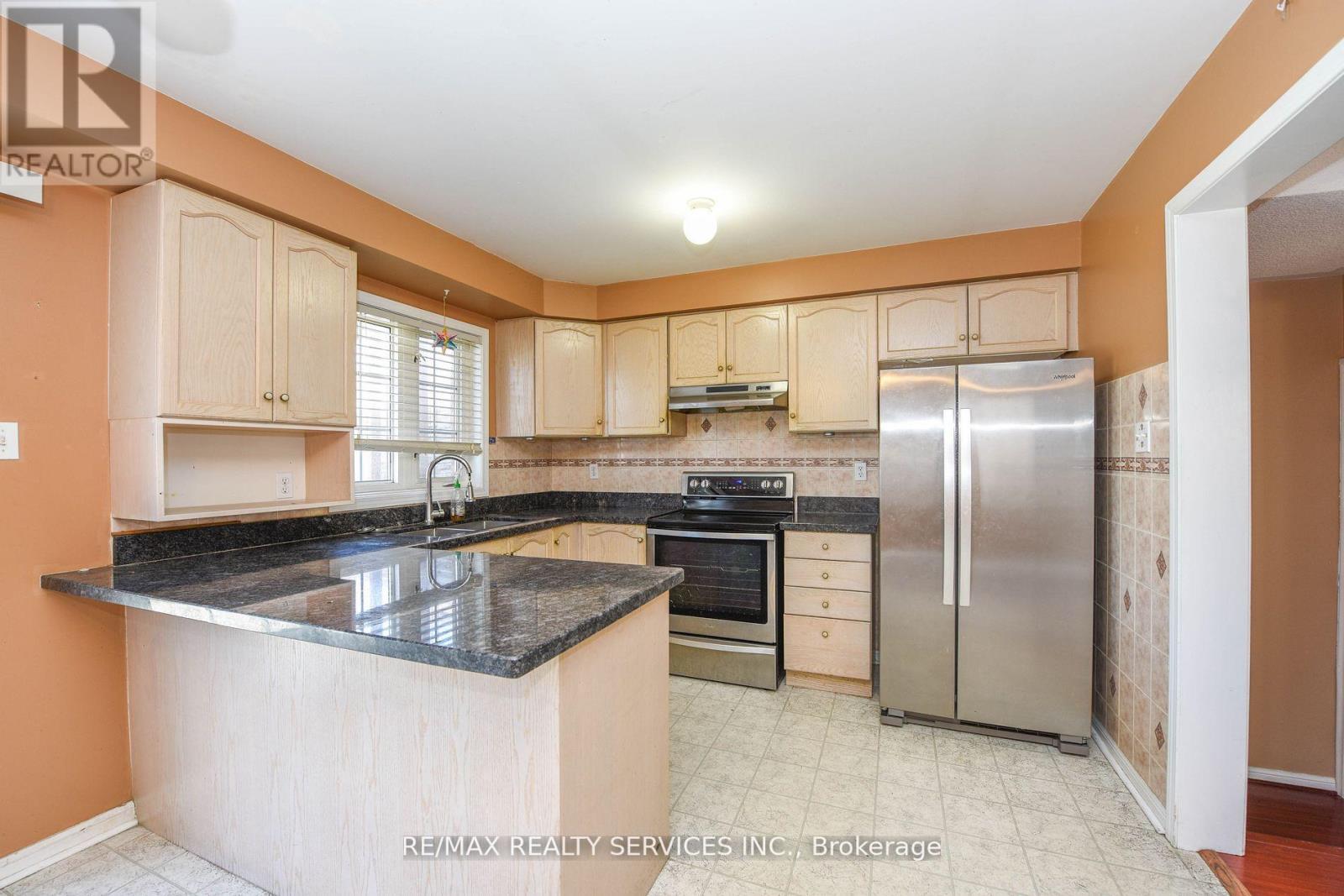Upper - 172 Native Landing Crescent, Brampton, Ontario  L6X 5A7 - Photo 8 - W13602010