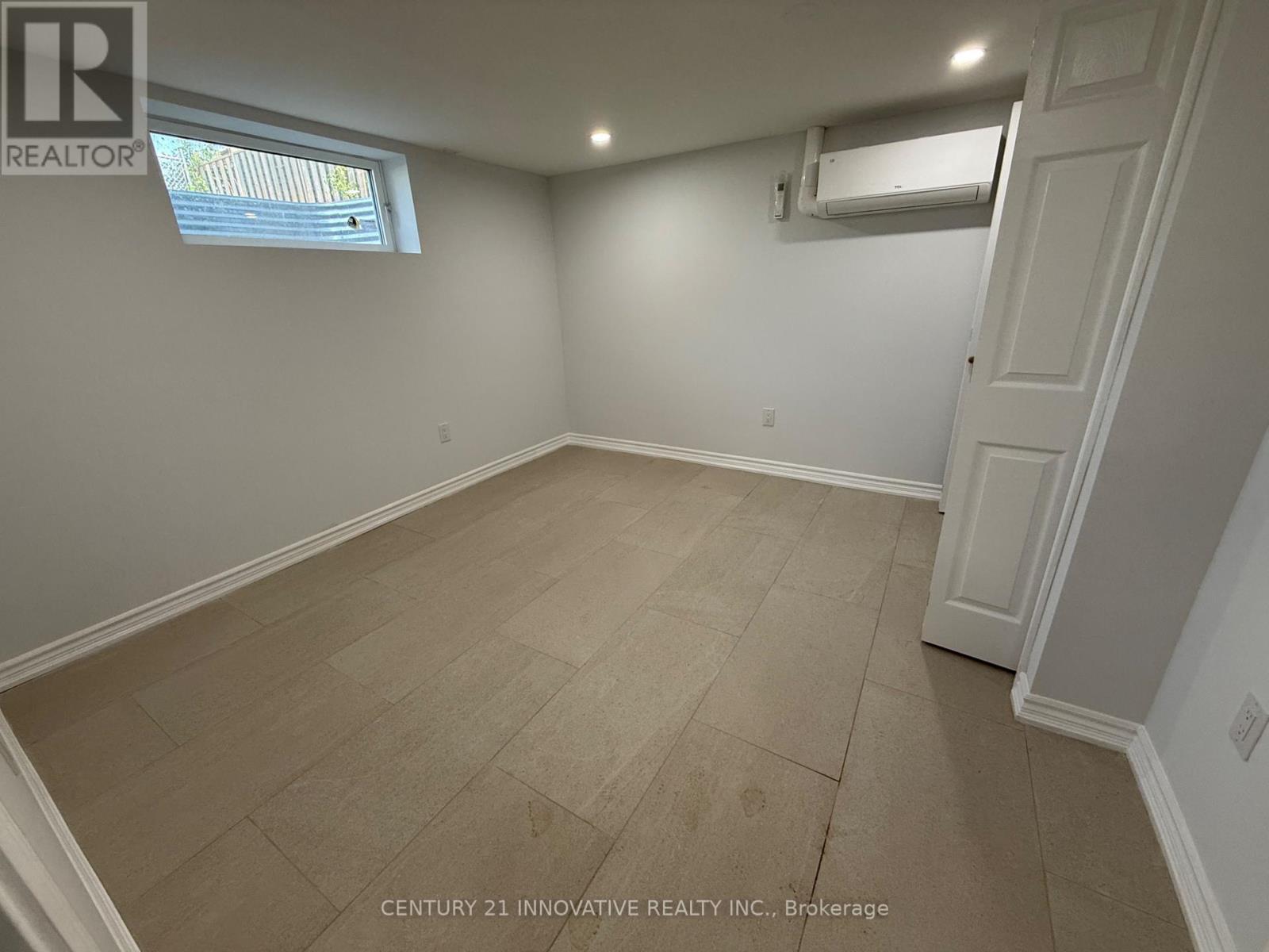 A - 541 Chamberlain Road, Burlington, Ontario  L7L 2V2 - Photo 5 - W13602118