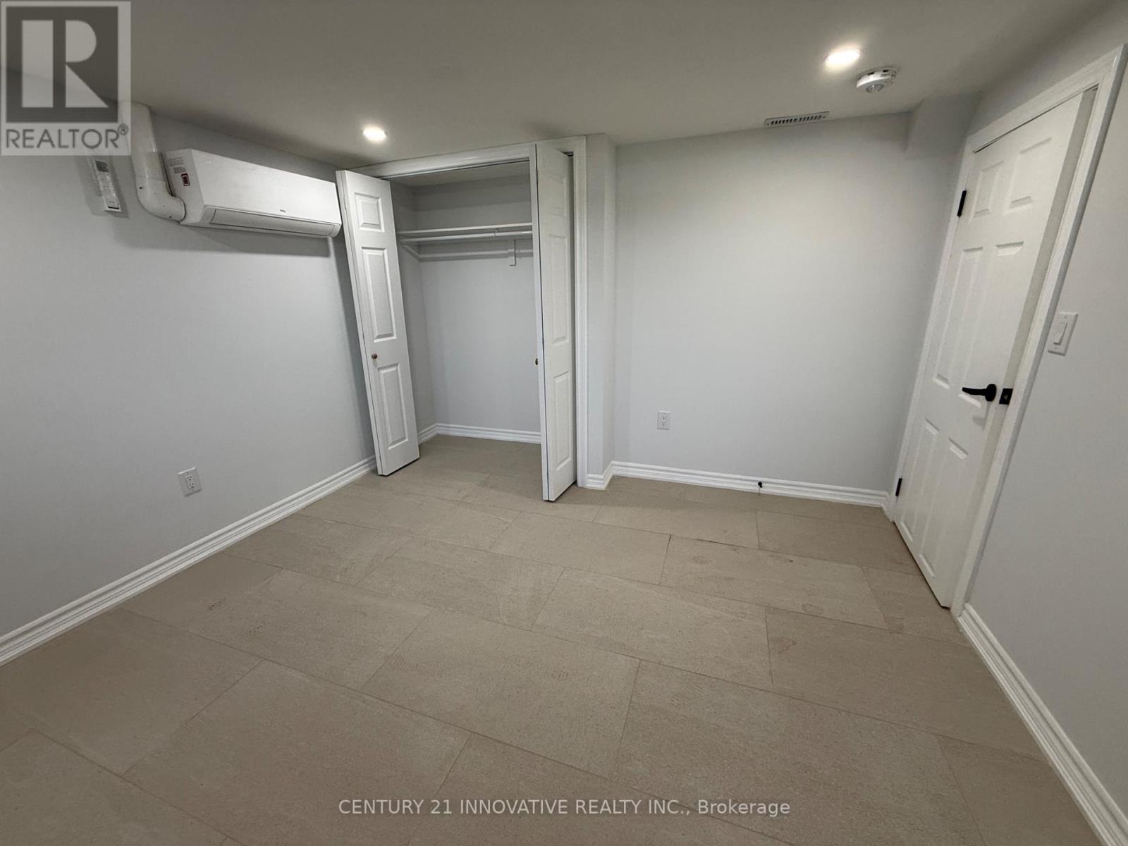 A - 541 Chamberlain Road, Burlington, Ontario  L7L 2V2 - Photo 7 - W13602118