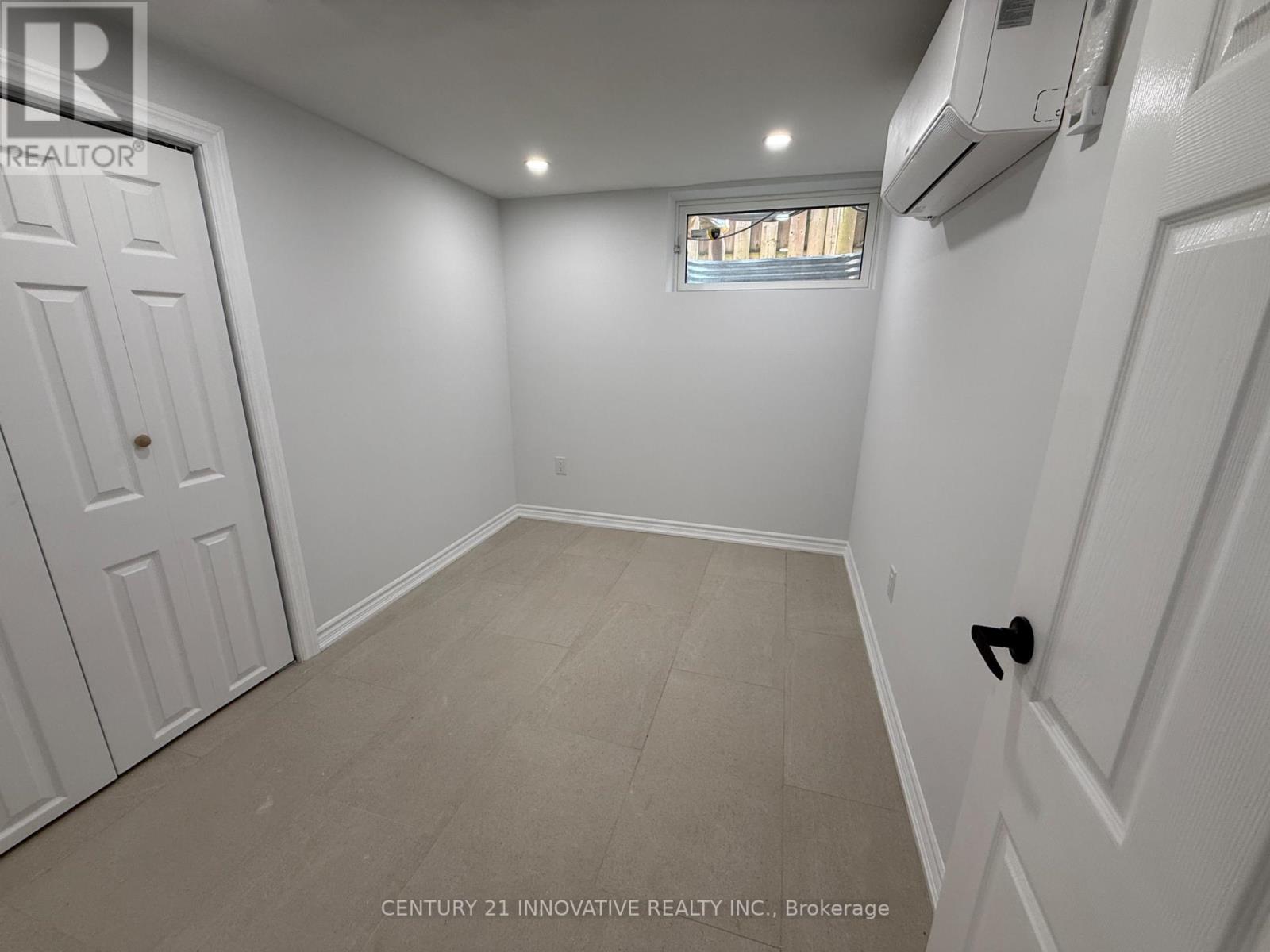 A - 541 Chamberlain Road, Burlington, Ontario  L7L 2V2 - Photo 9 - W13602118