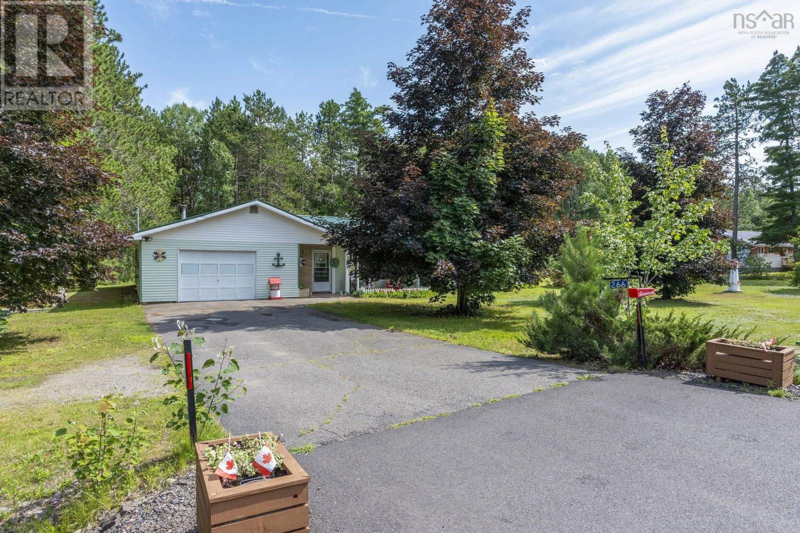 266 Hall Road, South Greenwood, Nova Scotia  B0P 1R0 - Photo 4 - 202618567