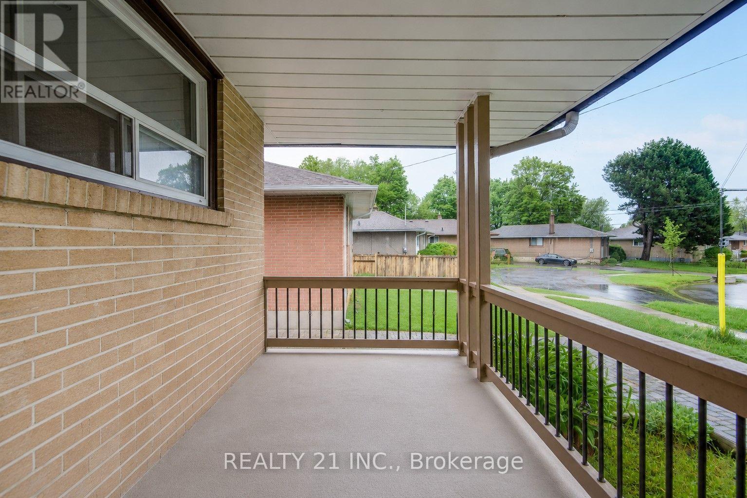 44 Sundance Crescent, Toronto, Ontario  M1G 2M2 - Photo 3 - E13516936