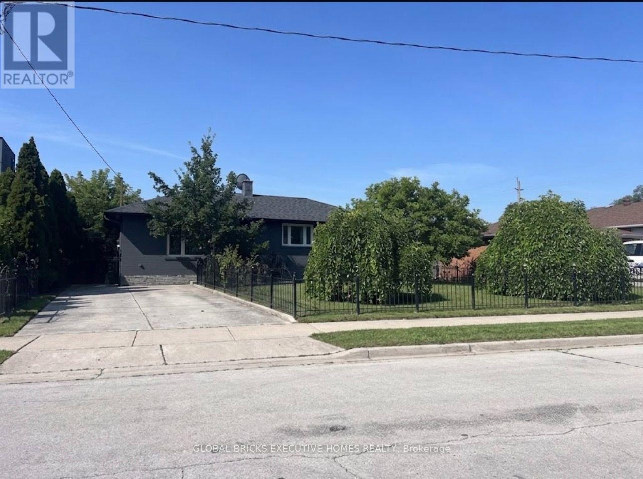 384 ASHBURY ROAD, Oakville, Ontario