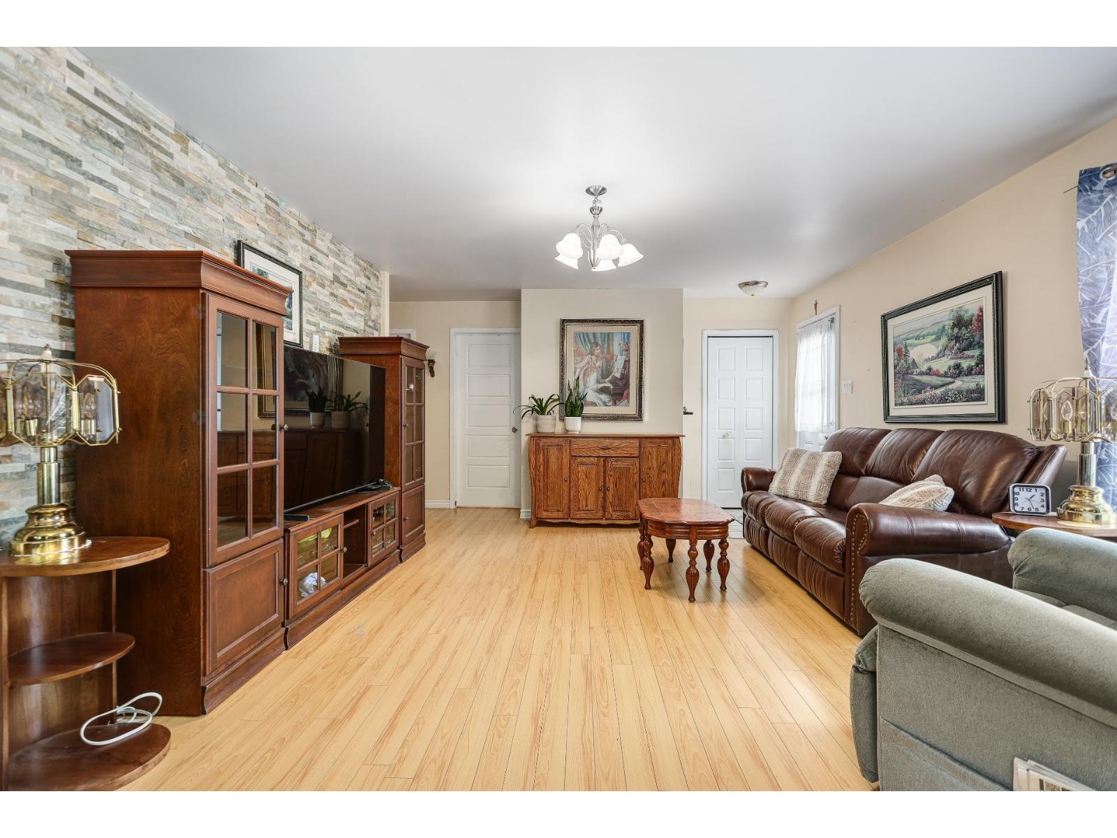 4136 Rue Maisonneuve Rawdon Quebec Canada J0L1S0 5