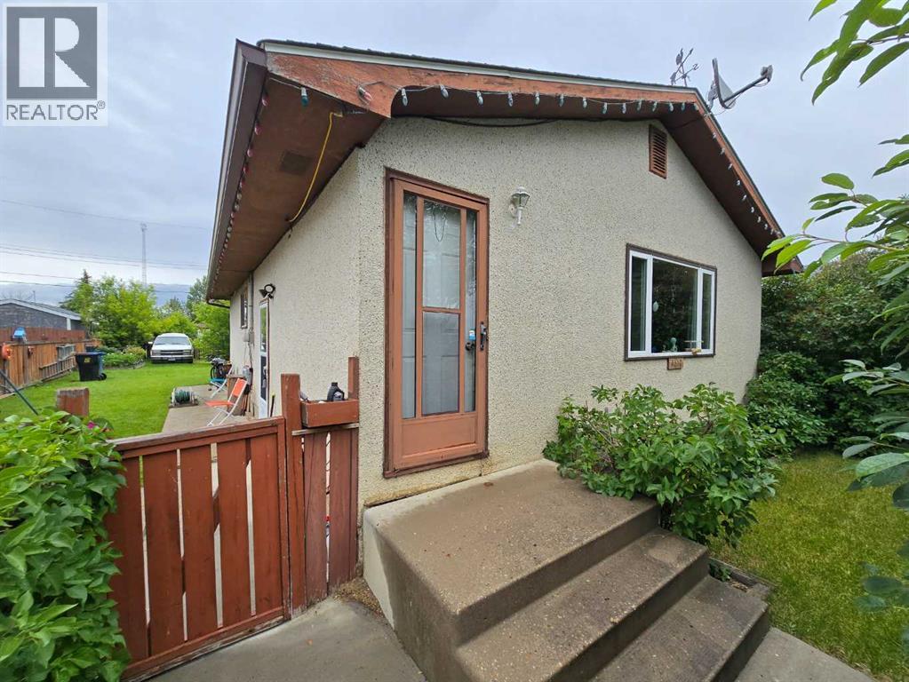 4610 52 Avenue, Grimshaw, Alberta  T0H 1W0 - Photo 2 - A2327861