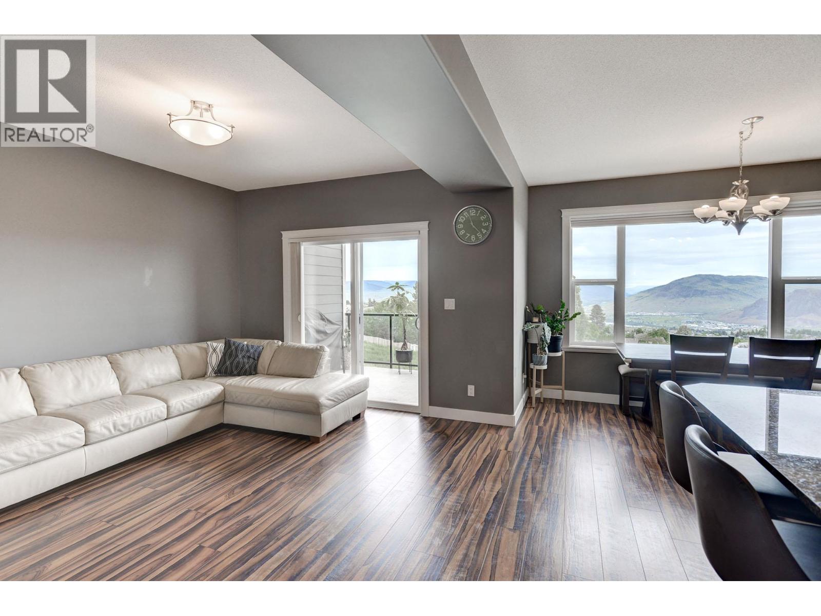 738 DUNROBIN Drive Unit# 6 — photo 13