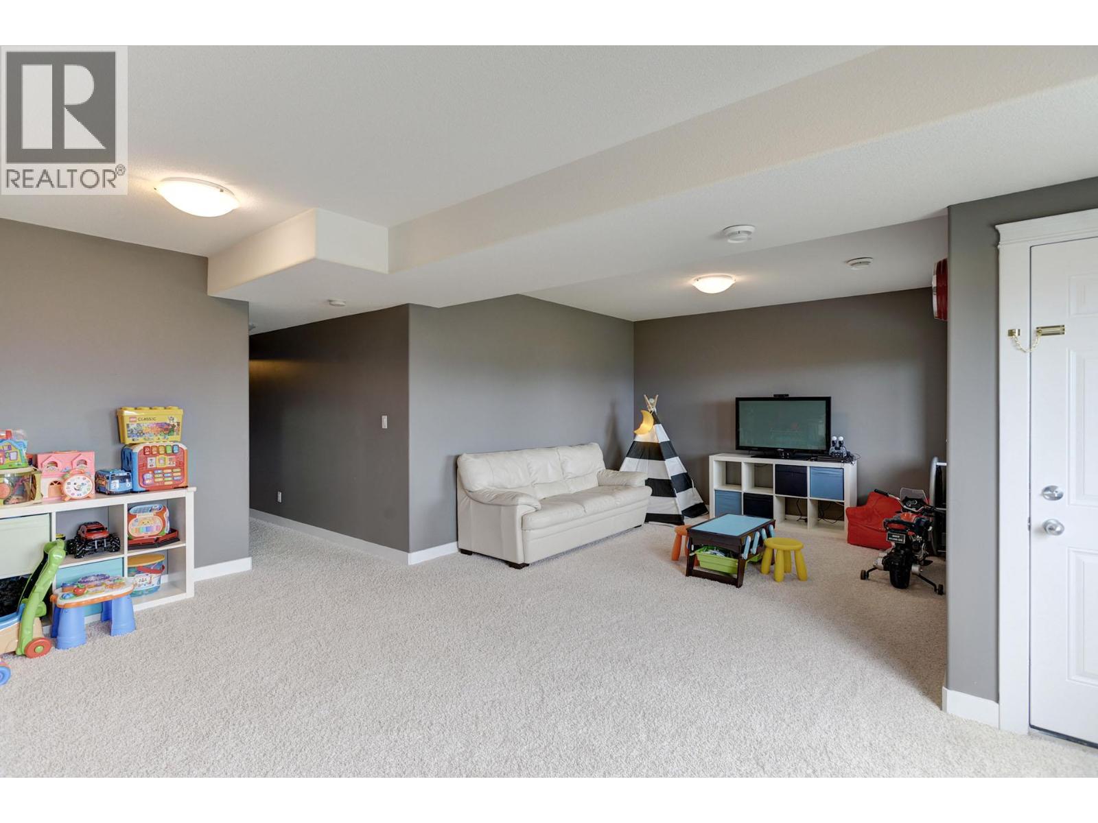 738 DUNROBIN Drive Unit# 6 — photo 15