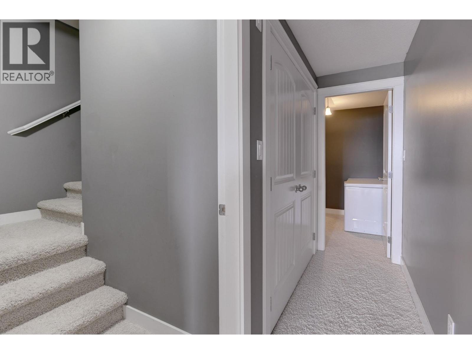 738 DUNROBIN Drive Unit# 6 — photo 19