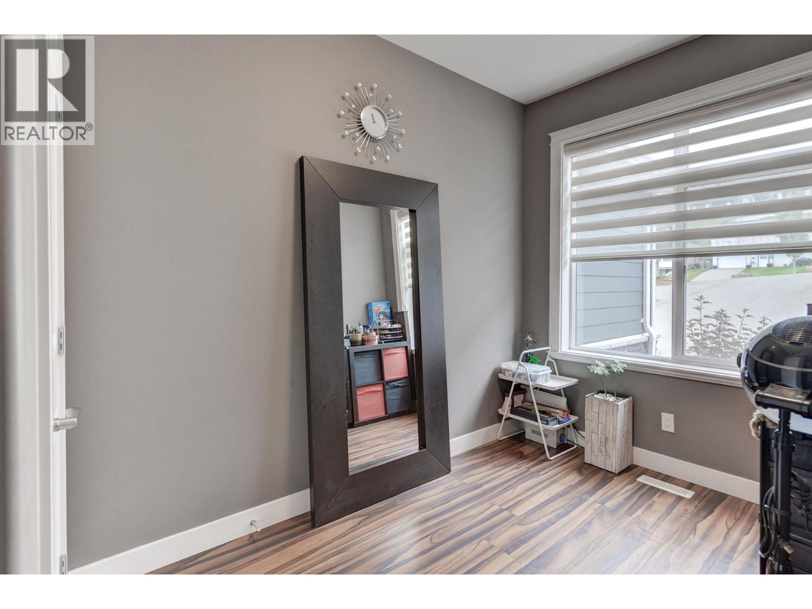738 DUNROBIN Drive Unit# 6 — photo 23