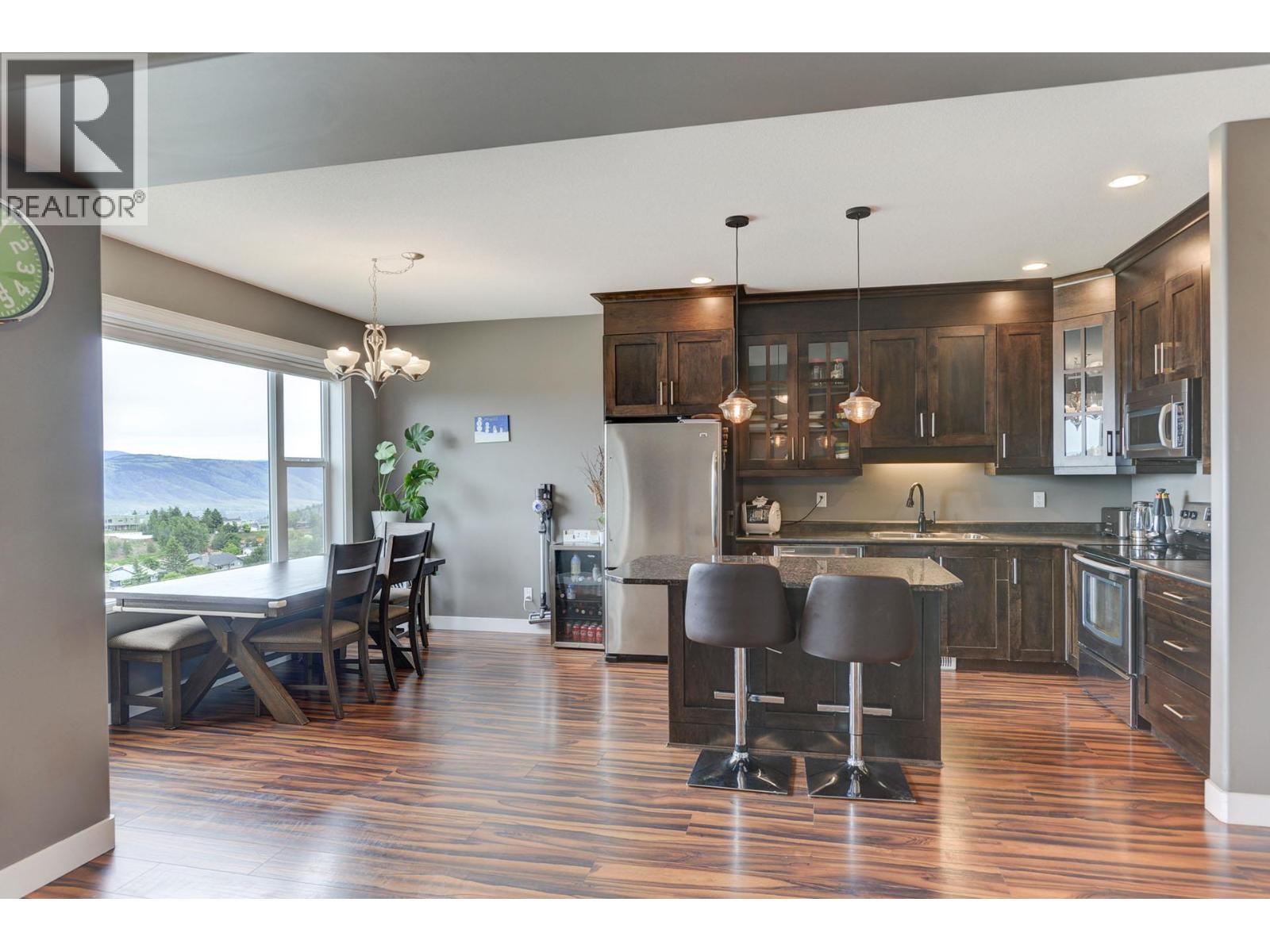 738 DUNROBIN Drive Unit# 6 — photo 6