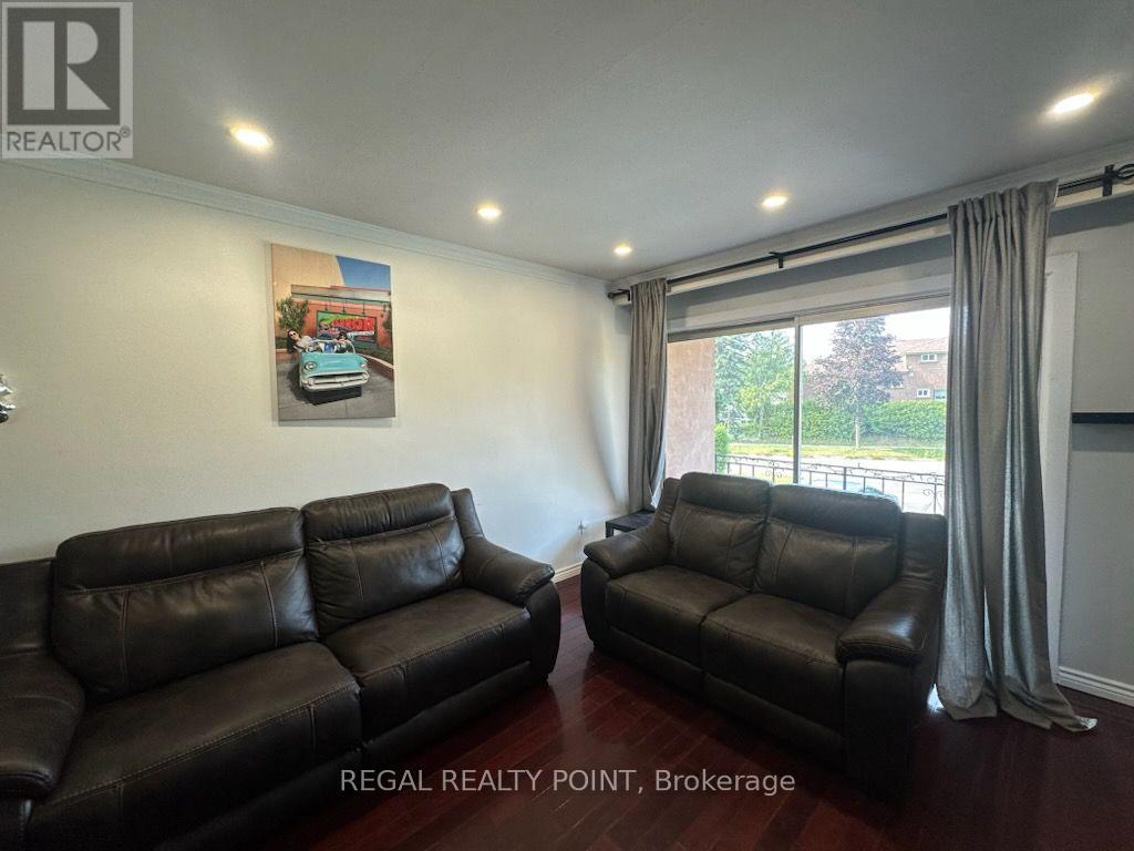 6 Harrington Crescent, Toronto, Ontario  M2M 2Y5 - Photo 5 - C13602294