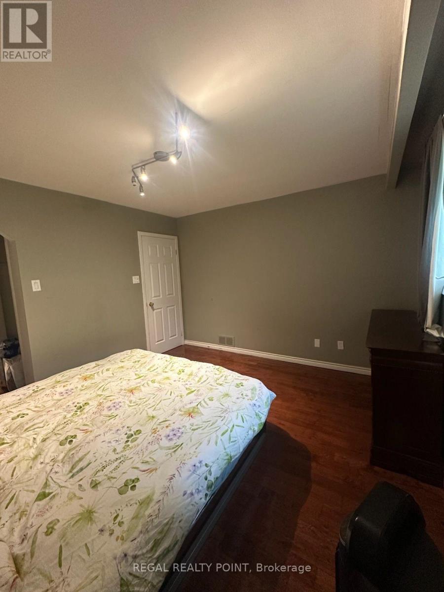 6 Harrington Crescent, Toronto, Ontario  M2M 2Y5 - Photo 8 - C13602294