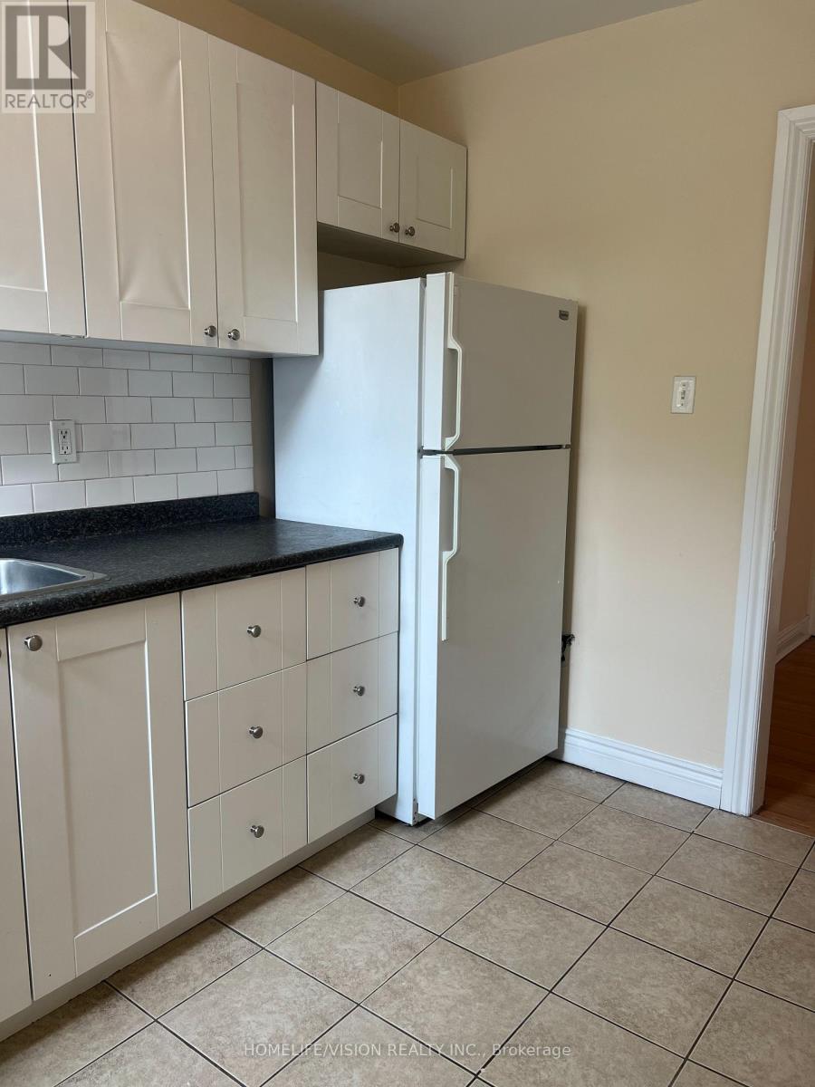 1 - 788 Eglinton Avenue E, Toronto, Ontario  M4G 2L1 - Photo 3 - C13602314