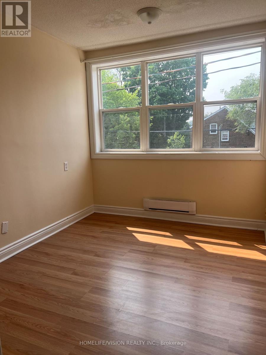1 - 788 Eglinton Avenue E, Toronto, Ontario  M4G 2L1 - Photo 6 - C13602314