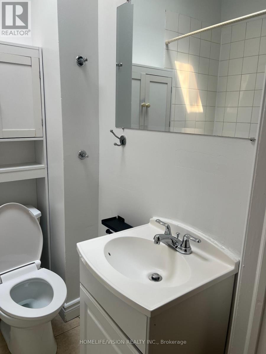1 - 788 Eglinton Avenue E, Toronto, Ontario  M4G 2L1 - Photo 9 - C13602314