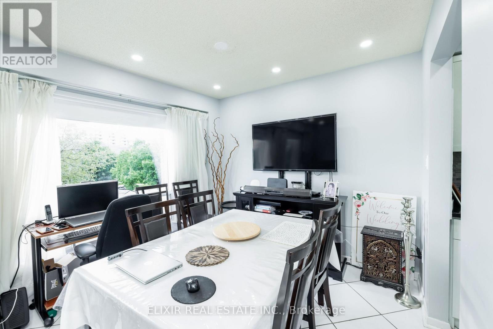 26 Roughfield Crescent, Toronto, Ontario  M1S 4K4 - Photo 5 - E13597614