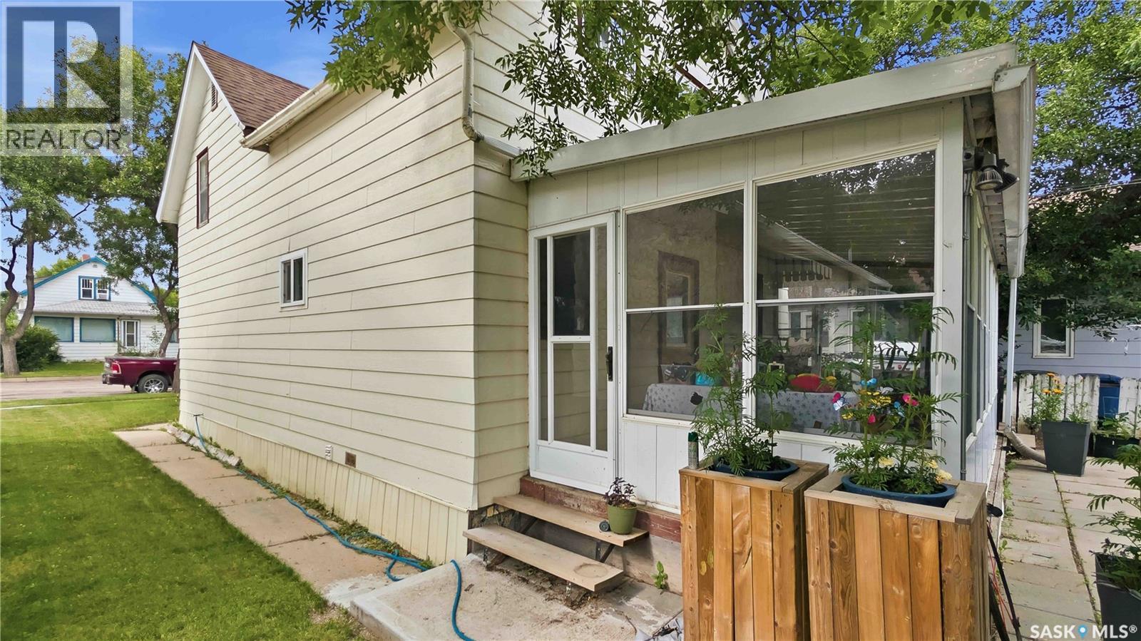 202 2nd AVENUE E, rosetown, Saskatchewan