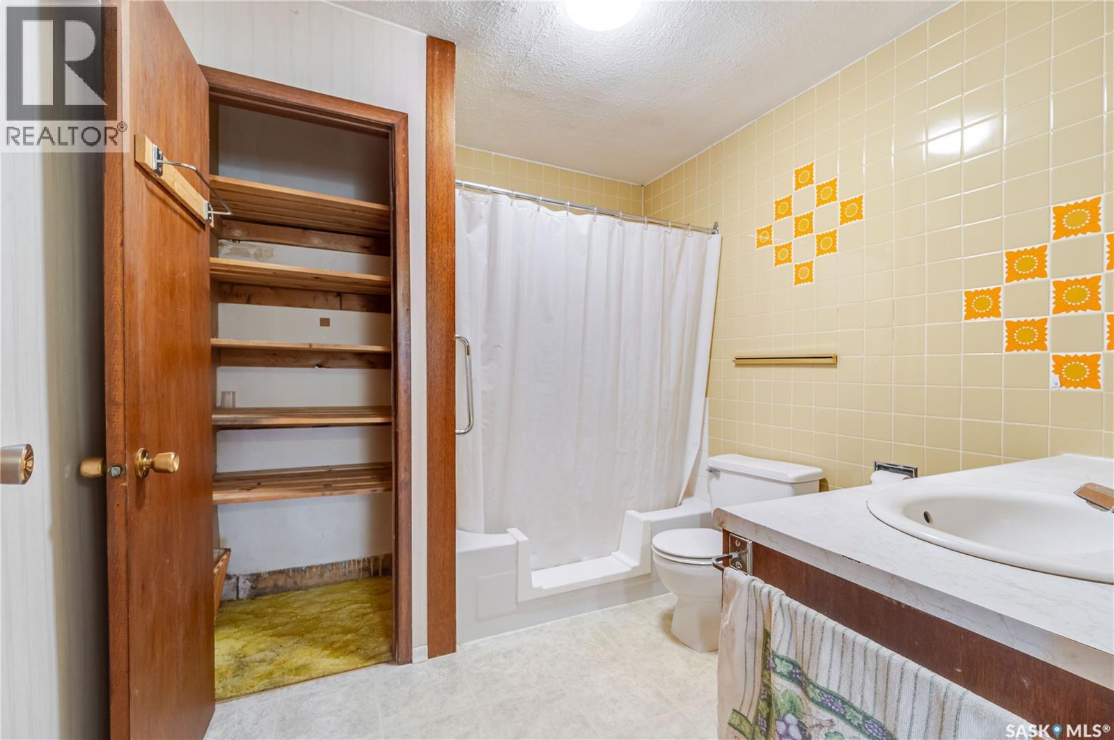 1233 Coteau Street W, Moose Jaw, Saskatchewan  S6H 5G7 - Photo 16 - SK043525