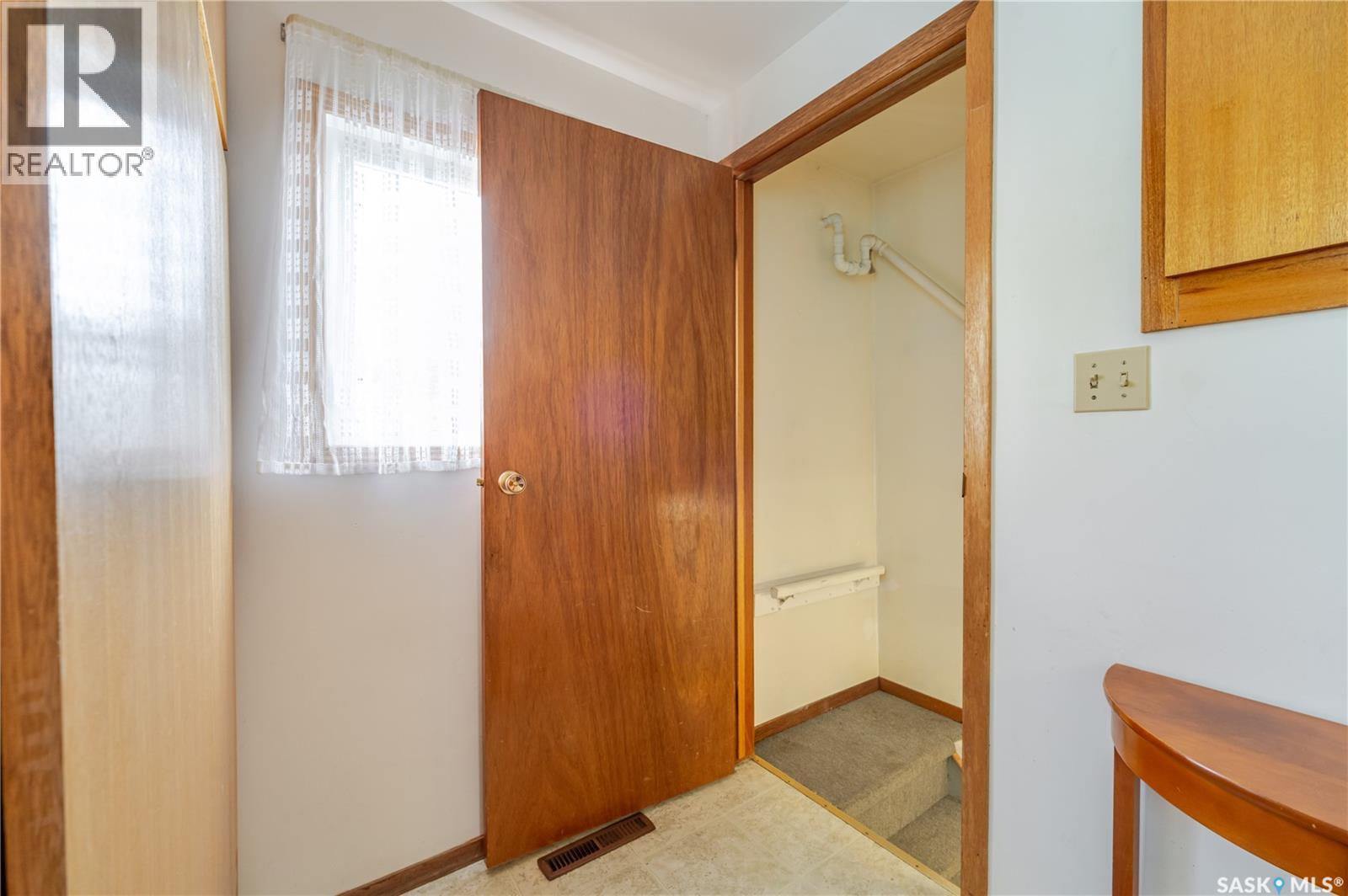 1233 Coteau Street W, Moose Jaw, Saskatchewan  S6H 5G7 - Photo 17 - SK043525