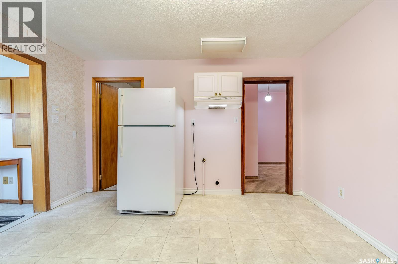 1233 Coteau Street W, Moose Jaw, Saskatchewan  S6H 5G7 - Photo 8 - SK043525