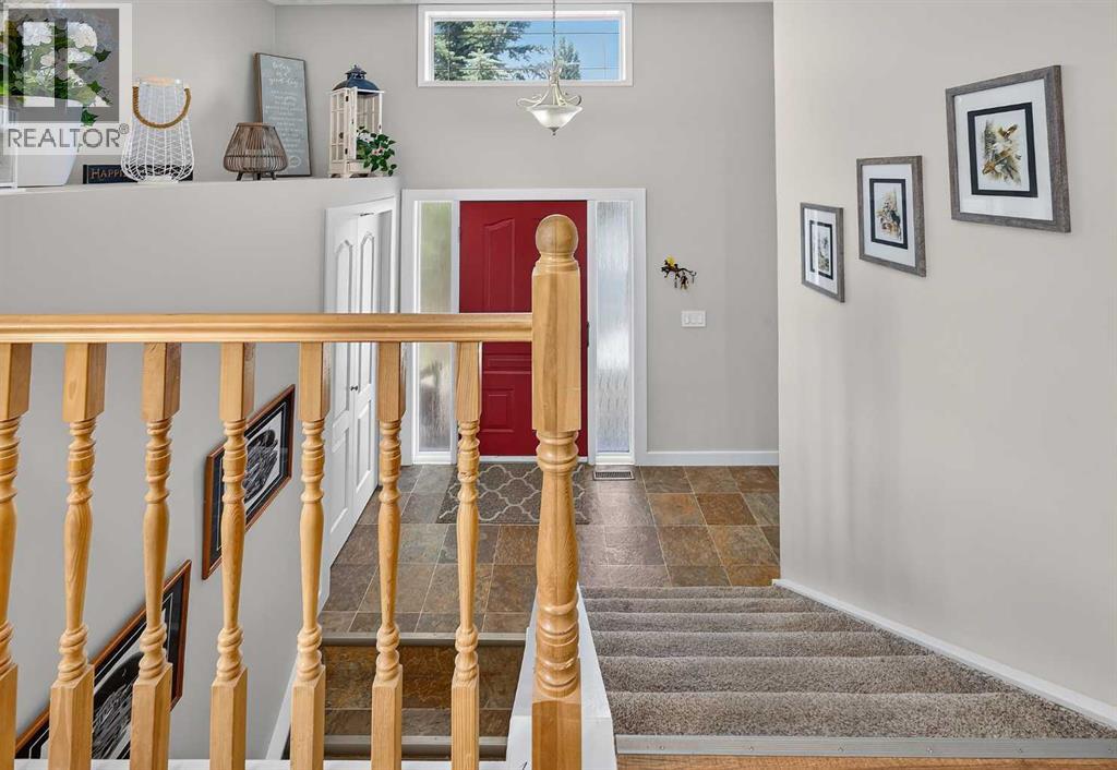 13 Canoe Close SW, Airdrie, Alberta  T4B 2N3 - Photo 7 - A2328167