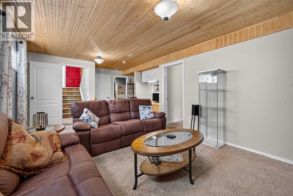 13 Canoe Close SW, Airdrie, Alberta  T4B 2N3 - Photo 17 - A2328167