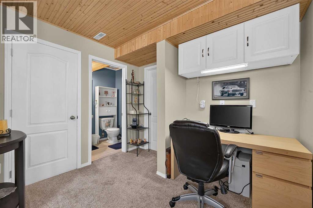 13 Canoe Close SW, Airdrie, Alberta  T4B 2N3 - Photo 30 - A2328167